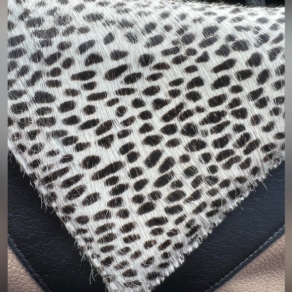LeMuy Mogambo in Mini - Gambo Stone Black Cheetah - Picture 4 of 9